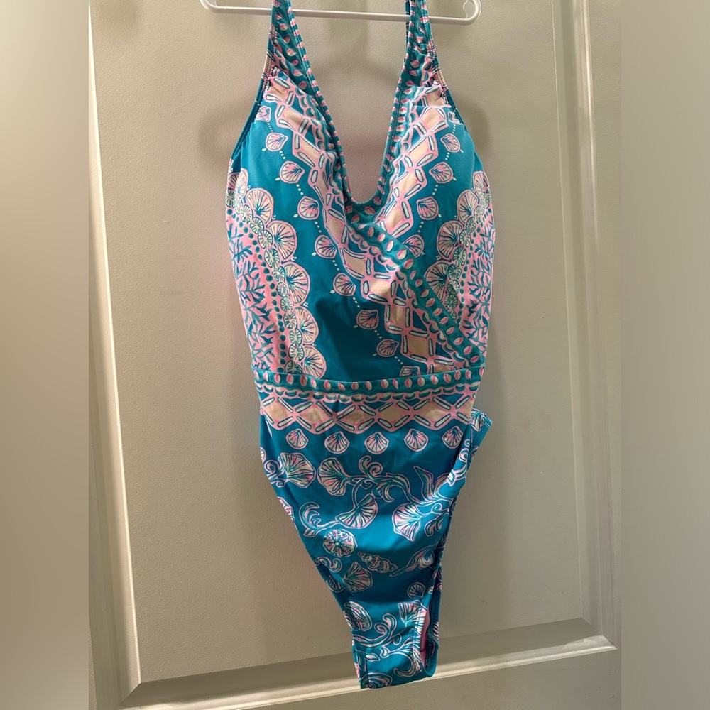 EUC lilly swimsuit